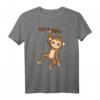 Lustiges Affen T-Shirt mit hängendem Äffchen auf Ast - Perfektes Geschenk für Affenliebende Kinder