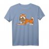 Akita Inu Hund mit Plüschtier T-Shirt – Lustiges Hunde-Design für Herrchen, Frauchen & Kinder, perfekt für Hunde- und Akita Fans