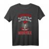 Unterschätze niemals einen alten Mann mit einem Dartpfeil T-Shirt – Lustiges Dart Motiv für Herren, Opa & Onkel zum Dartturnier & Liga