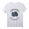 Unterschätze niemals einen alten Mann mit Kamera T-Shirt – Lustiges Fotografie Geschenk für Väter, Freunde & Hobbyfotografen