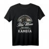 Unterschätze Niemals Einen Alten Mann Mit Kamera T-Shirt – Lustiges Fotografie Motiv für Hobby- und Profi-Fotografen als Geschenkidee