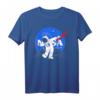 NASA Astronaut Dab On The Moon Grafik T-Shirt – Offiziell lizenziertes NASA Merchandise für Raumfahrtfans