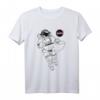 NASA Astronaut Float In Stars Space Logo T-Shirt - Offiziell lizenzierte NASA Kleidung für Raumfahrtfans