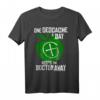 Lustiges Geocaching T-Shirt mit Spruch – One Cache a Day – Perfekt als Geschenk für Geocacher und Outdoor-Abenteurer
