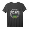Hoptimist Lustiges Bier Spruch T-Shirt - 'Man darf die Hopfnung niemals aufgeben' Geschenk für Bierliebhaber, Männer, Väter & Freunde zu Geburtstag, Weihnachten & Oktoberfest