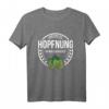 Hoptimist Lustiges Bier Spruch T-Shirt - 'Man darf die Hopfnung niemals aufgeben' Geschenk für Bierliebhaber, Männer, Väter & Freunde zu Geburtstag, Weihnachten & Oktoberfest