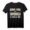 Herren Bonus Papa T-Shirt – Lustiger Spruch 'Weil Superheld zu auffällig wäre' als Geschenk für Bonusväter zu Geburtstag, Weihnachten & Vatertag