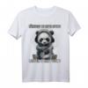 Lustiges Sarkasmus T-Shirt mit Panda Kaffee Spruch – Für Langschläfer, Morgenmuffel und Ironie-Fans, Perfektes Geschenk für Kollegen