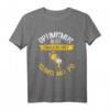 Optimismus heißt umgekehrt Sumsi mit Po T-Shirt – Lustiges Bienen Motiv für Imker, Honigliebhaber & Freunde als Geschenk