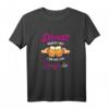 Lustiges Oktoberfest T-Shirt - 'Dirndl Brauch I Ned, I Bin Nur Zum Sauffa' für Volksfest, Party & Fasching