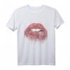 Cool Bold & Sexy Damen Rote Lippen Outfit Grafik Design Stil T-Shirt – Trendiges Sommer- und Partytshirt für Frauen