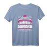 Sandra Name Lustiges Königin Shirt mit Krone – Personalisiertes Geschenk für Frauen, Mutter, Tante, Tochter, Schwester, Oma & mehr für Geburtstag, Weihnachten, Festival oder Party