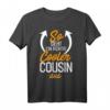 So sieht ein richtig cooler Cousin aus - Lustiges Geschenk T-Shirt für Geburtstag, Weihnachten & Vatertag