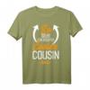 So sieht ein richtig cooler Cousin aus - Lustiges Geschenk T-Shirt für Geburtstag, Weihnachten & Vatertag