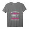 Damen T-Shirt mit Spruch 'Mein Mann Denkt Ich Bin Verrückt' - Lustiges Ehefrau Shirt mit V-Ausschnitt, perfektes Geschenk für humorvolle Frauen
