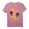 Ich liebe es wenn meine Frau mich Tischtennis spielen lässt T-Shirt – Lustiges Geschenk für Ehemänner zu Geburtstag, Weihnachten & Vatertag