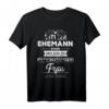 Stolzes Ehemann / Frau - Weißes Designer-T-Shirt als Liebesbeweis für Hochzeit, Geburtstag, Weihnachten und mehr
