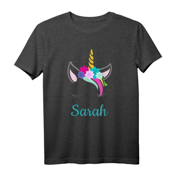 Buntes Einhorn Sarah T-Shirt – Perfektes Geburtstagsgeschenk für Mädchen, Damen & Einhorn-Liebhaberinnen
