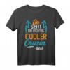 So sieht ein richtig cooler Cousin aus! Vintage Spruch T-Shirt – Lustiges und stylishes Geschenk für Ihren Cousin