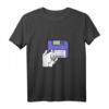 Amiga Workbench Diskette einlegen Retro Computer T-Shirt – Nostalgisches Geek-Shirt für Computer- und Retro-Fans
