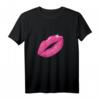 90er Jahre Party T-Shirt mit Pink Lippenstift Kuss Motiv – Perfektes Outfit und Geschenk für Mottopartys, Frauen und Mädchen