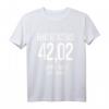 42,02 Jahre Jung Finanzen Kanzelei Steuerberater T-Shirt – Humorvolles Geschenk für junge Steuerprofis & Mitarbeiter in Kanzleien