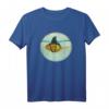 Niedlicher Goldfisch mit Haifischflossen Mode T-Shirt – Perfektes Geschenk für Fischliebhaber, Angler und Fischfans