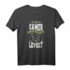 Ein Gamer altert nicht er levelt - Gaming Motiv T-Shirt für Gamer Fans zum Geburtstag und E-Games