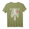 Lustiges Skelett Herz Brustkorb Halloween T-Shirt für Kinder und Erwachsene – Perfekt für Partys, Kostüme und Valentinstag