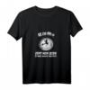 Ab 250 km/h zieht mein Besen etwas nach rechts - Witziges Halloween Hexe T-Shirt für Oma, Rentnerin & Bikerin mit Sarkasmus