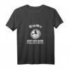 Ab 250 km/h zieht mein Besen etwas nach rechts - Witziges Halloween Hexe T-Shirt für Oma, Rentnerin & Bikerin mit Sarkasmus