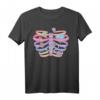 Pastel Goth Kawaii Blumen Rippenkäfig Röntgenskelett T-Shirt – Niedliches Grunge Design für alternative Modefans