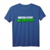 Hinten steht was Gruseliges - Lustiges Halloween Spruch T-Shirt für Kinder & Erwachsene als Kostüm-Alternative & Partyshirt