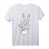 Peace Sign Bones Halloween T-Shirt mit Skelett Hand und Knochenfingern – Gothic Dark Humor Mode für Halloween und dunkle Kunstliebhaber