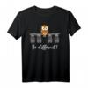 Be Different Fledermaus Eule Halloween Statement T-Shirt – Perfekt für Motto-Partys, Halloween-Feiern und als Geschenk für Freunde, Familie und Kollegen