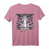 Skelett Brust mit Spinnen Halloween Kostüm T-Shirt – Gruseliges Knochen-Design für Party, Süßes oder Saures & Halloween Feier