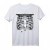 Skelett Brust mit Spinnen Halloween Kostüm T-Shirt – Gruseliges Knochen-Design für Party, Süßes oder Saures & Halloween Feier