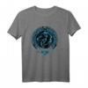 Wikinger Fenrir Fenris Wolf und Keltische Triskele T-Shirt mit blauen Tribal-Designs – Mythologisches Fan-Shirt aus Nordischer Mythologie