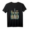 The Walking Dad - Lustiges Hund Papa T-Shirt für Vatertag, Geburtstag & Weihnachten, perfekt für Hundeliebhaber und Serienfans