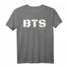 BTS Shirt - Klassisches K-Pop Band T-Shirt mit doppelt genähtem Saum für Fans und Streetwear-Liebhaber