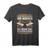 Lustiges Fliesenleger T-Shirt - Der König will Fliesen legen! Perfektes Geschenk für Handwerker zu Geburtstag, Vatertag & Weihnachten
