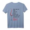 Reichet mir den Wein Geschenkset mit Weinschorle, Weingläser und lustigem Wein Spruch T-Shirt – Perfekt für Weinliebhaber, Freunde und Familie