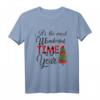 Niedlicher Weihnachtsbaum mit Spruch 'It's The Most Wonderful Time of The Year' - Festliches T-Shirt für Weihnachten, Halloween und Saison-Feiern