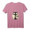 Damen Kaffeekatze T-Shirt mit V-Ausschnitt – Retro Vintage Katzenmotiv im Sonnenuntergang, perfekt als Geschenk für Katzenliebhaber, Katzenmama & Katzenpapa