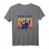 Pew Pew Madafaka Katze T-Shirt mit Pistole - Lustiges Sommer Damen Top für Katzenliebhaberinnen, Geschenke für Katzenmama, Papa, Weihnachten & Geburtstag