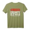 Warnung: Grumpy Old Man May Be Angry And Flatulent T-Shirt – Lustiges Geschenk für Papas, Großeltern, Rentner & Senioren mit Humor