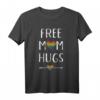 Free Mom Hugs - Lustiges LGBT Mama T-Shirt mit Regenbogenherz für Stolzmonat & Unterstützung der Community