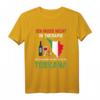 Toskana Urlaub Spruch T-Shirt – Ich muss nicht in Therapie, ich muss einfach zurück in die Toskana mit italienischer Karte als Geschenk