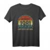 HapDeer Geschenk für Mann & Frau – Legendär Seit August 1981 Vintage T-Shirt für Jubiläum & Geburtstag