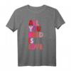 All You Need Is Love Lustiges T-Shirt – Perfektes Geschenk für Valentinstag, Geburtstag, Weihnachten & Freunde